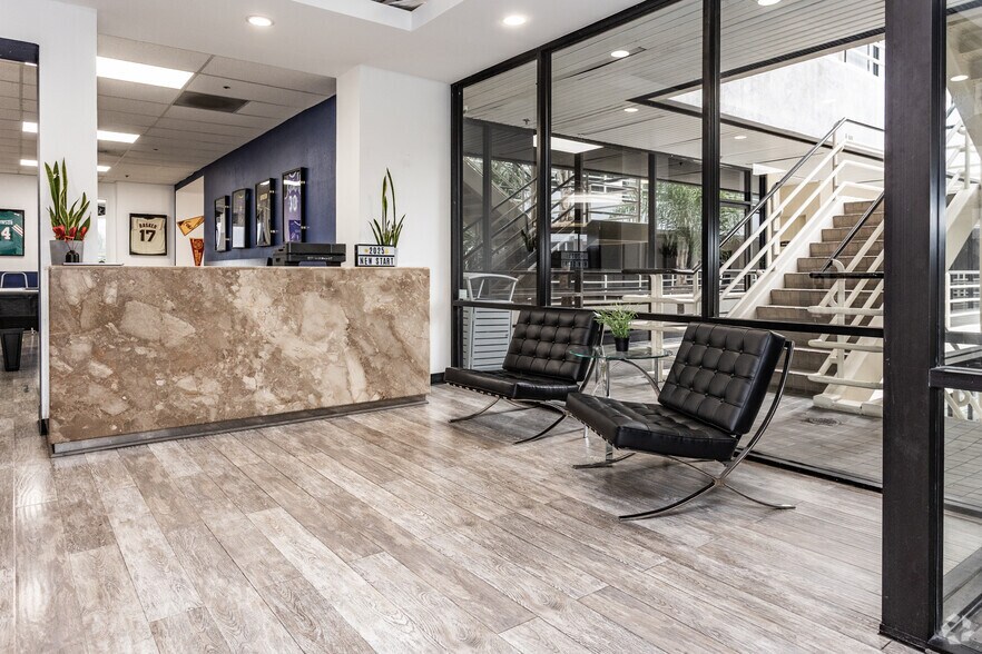 More Photos Of 901 W Civic Center Dr, Santa Ana Office For Sale