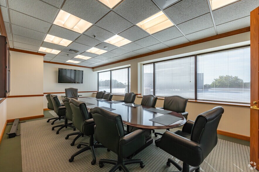 More Photos Of 99 Hawley Ln, Stratford Medical For Lease