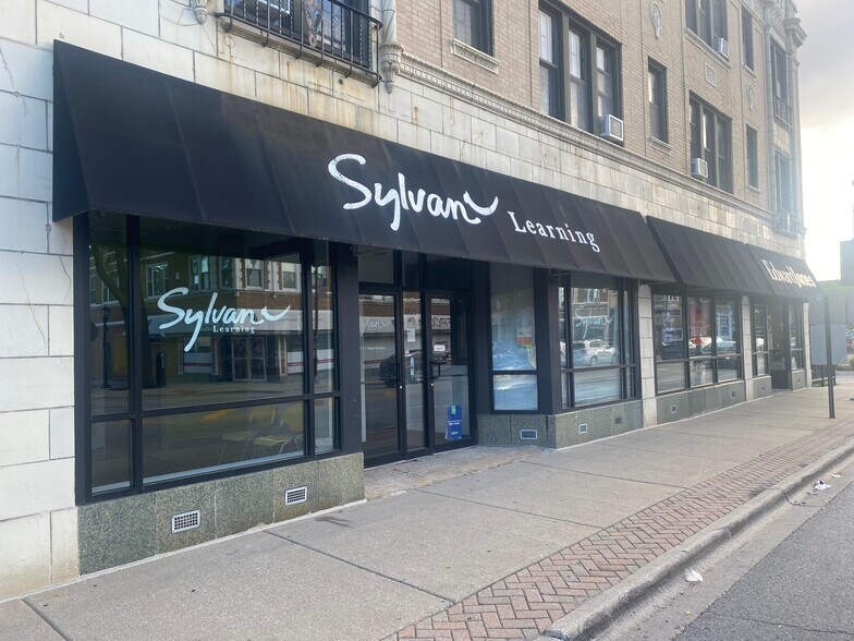 Primary Photo Of 7211-7227 Madison St, Forest Park Storefront Retail Office For Lease