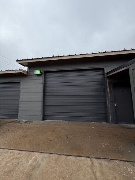 More Photos Of 1650 FM 66, Waxahachie Flex For Lease