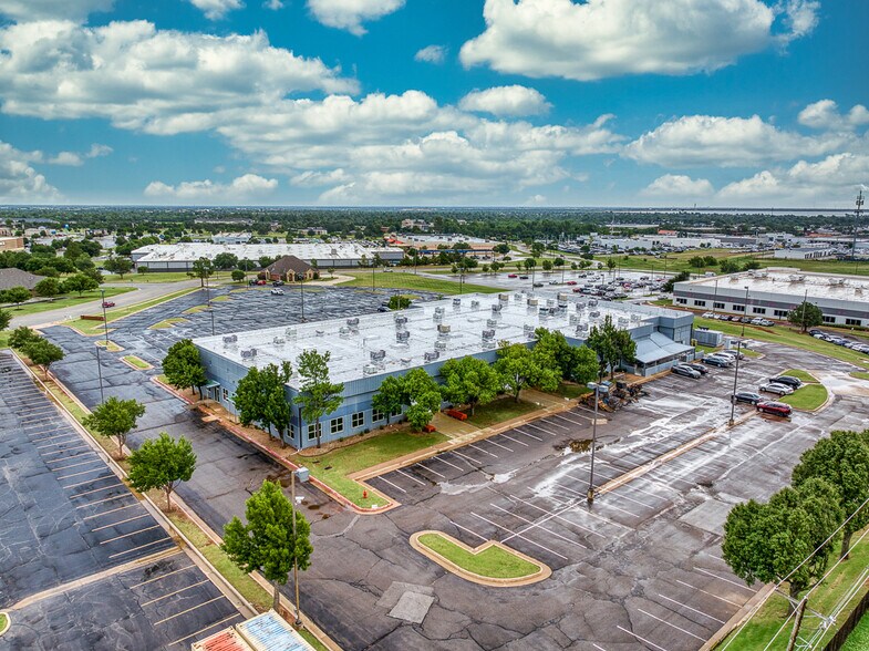 More Photos Of 7720 NW 85th Ter, Oklahoma City Office For Sale