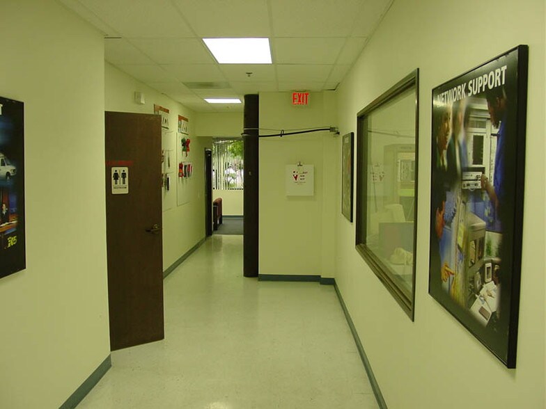 More Photos Of 4681 Calle Bolero, Camarillo Manufacturing For Lease