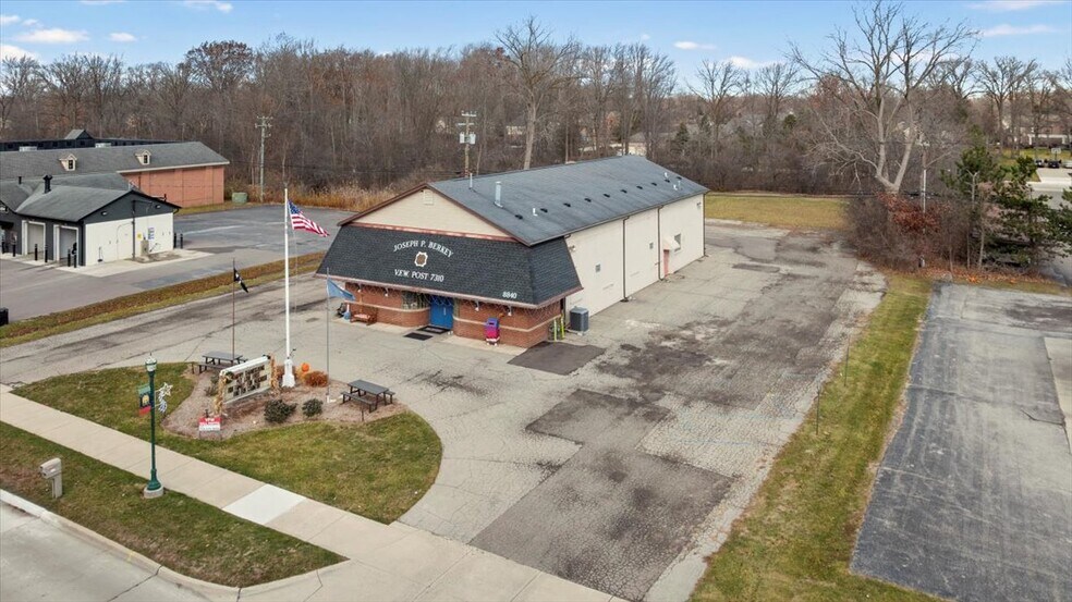 More Photos Of 8840 Macomb St, Grosse Ile Freestanding For Sale