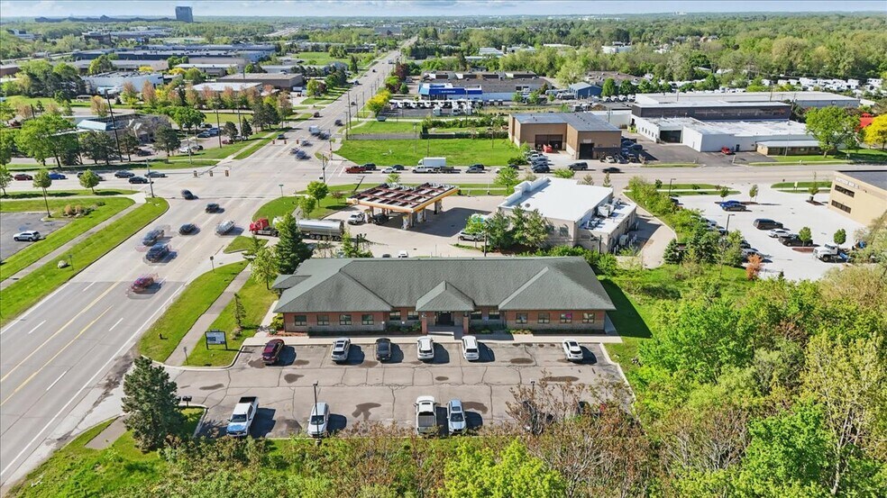 More Photos Of 2545 N Opdyke Rd, Auburn Hills Medical For Sale