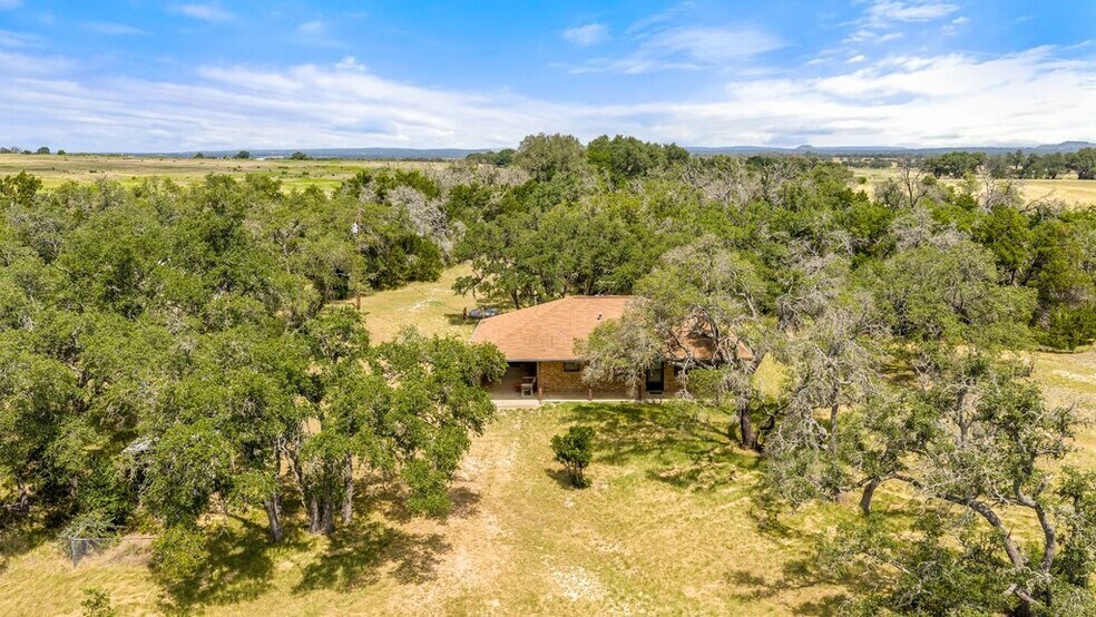 More Photos Of 1984 Grape Creek rd, Fredericksburg Specialty For Sale