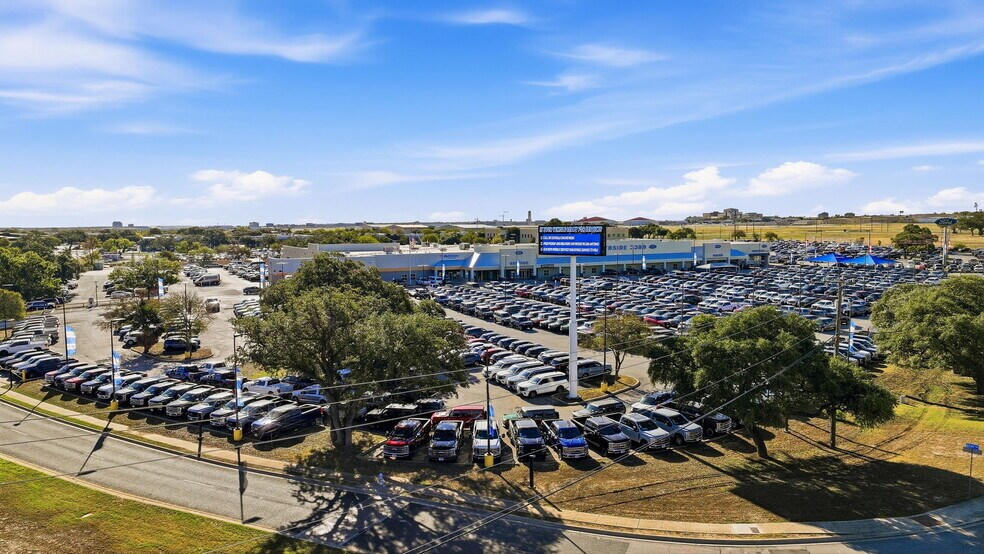 More Photos Of 315 N Park Dr, San Antonio Warehouse For Sale