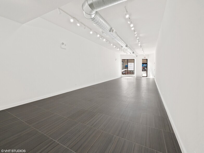 More Photos Of 2901-2911 N Clark St, Chicago Storefront Retail Residential For Lease