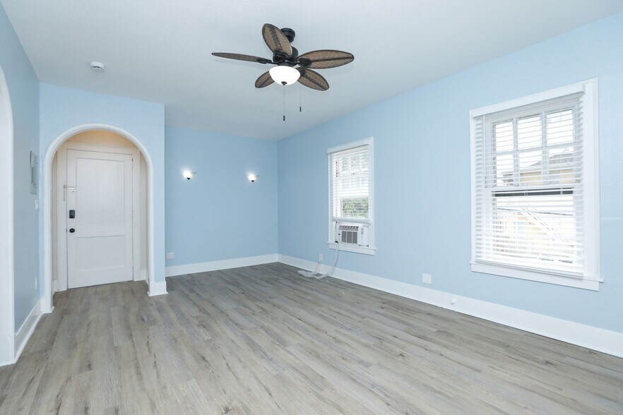 More Photos Of 717 Broadway St, Galveston Apartments For Sale