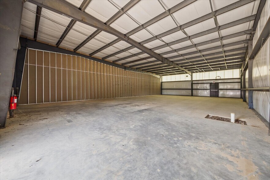More Photos Of 22215 Mueschke Rd, Tomball Unknown For Lease