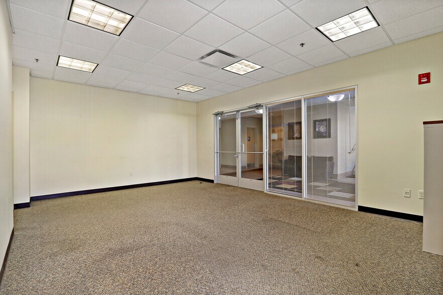 More Photos Of 10222 74th St, Kenosha Medical For Lease