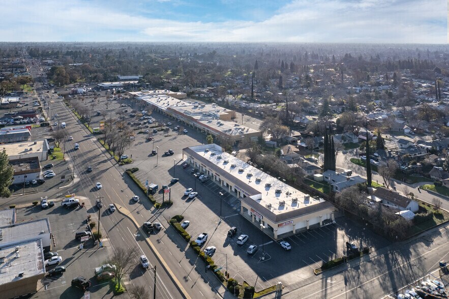 More Photos Of 8113-8129 Auburn Blvd, Citrus Heights General Retail For Lease