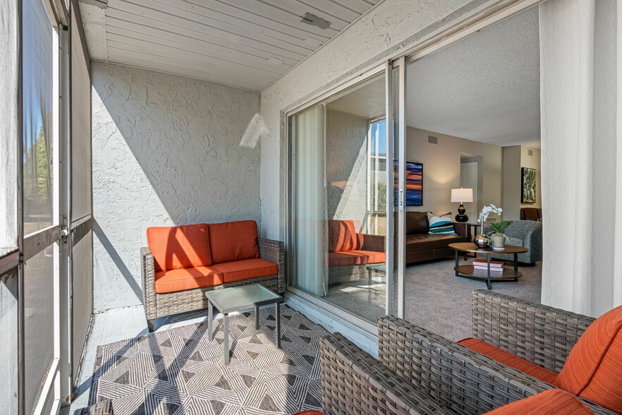 More Photos Of 2148 54th Ave S, Saint Petersburg Apartments For Sale