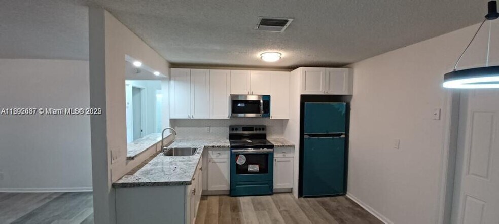 More Photos Of 401 SE 23rd Ave, Boynton Beach Apartments For Sale