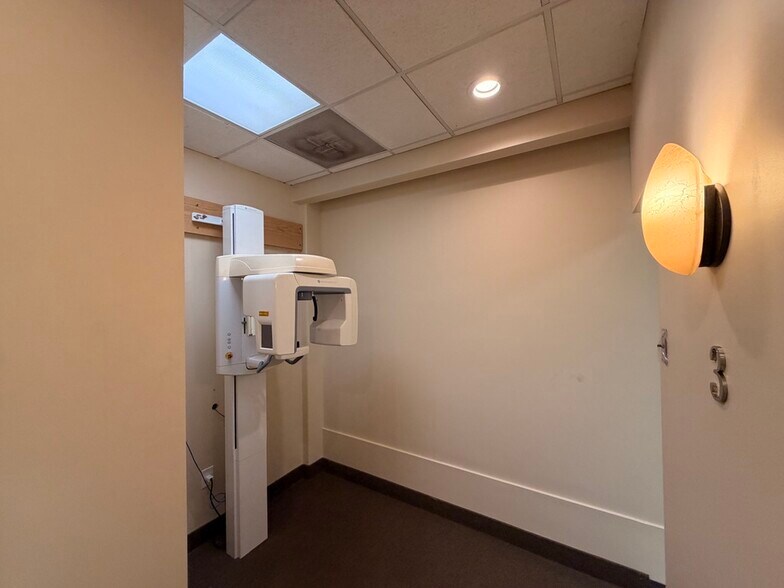 More Photos Of 1835-1857 E Big Beaver Rd, Troy Storefront For Lease