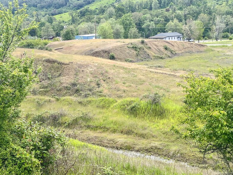 More Photos Of 0 North Umpqua Hwy Hwy, Roseburg Land For Sale