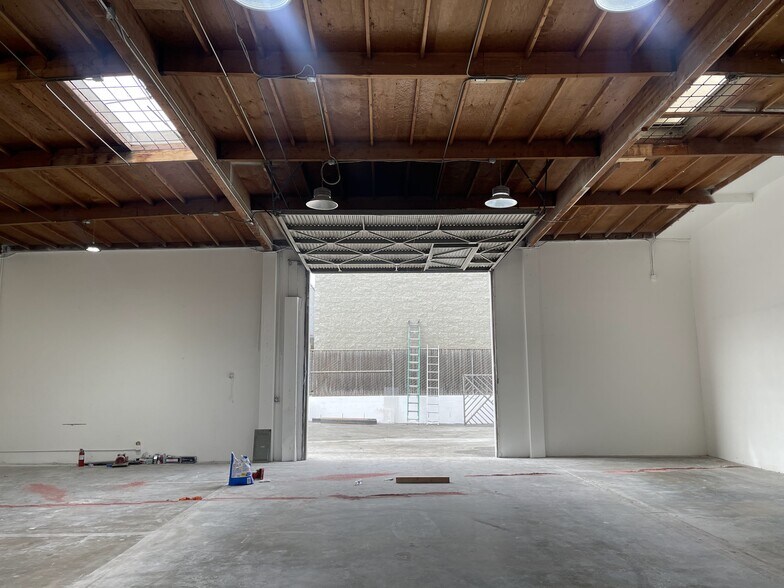 More Photos Of 2659-2661 Junipero Ave, Signal Hill Warehouse For Lease
