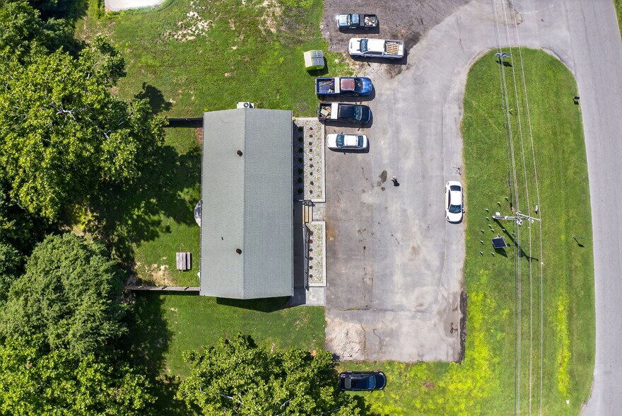 More Photos Of 102 Industrial Blvd, Toano Office For Sale