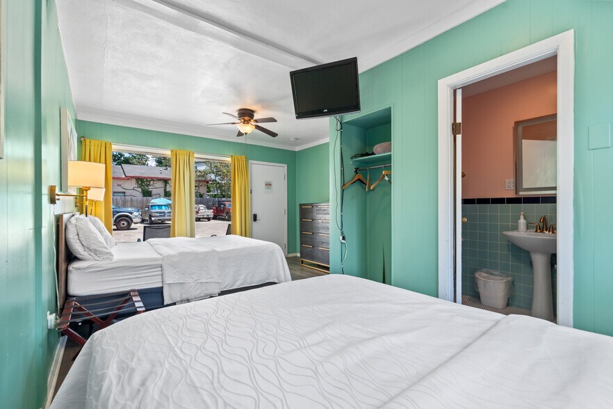 More Photos Of 741 Park Ave, Hot Springs Hotel For Sale