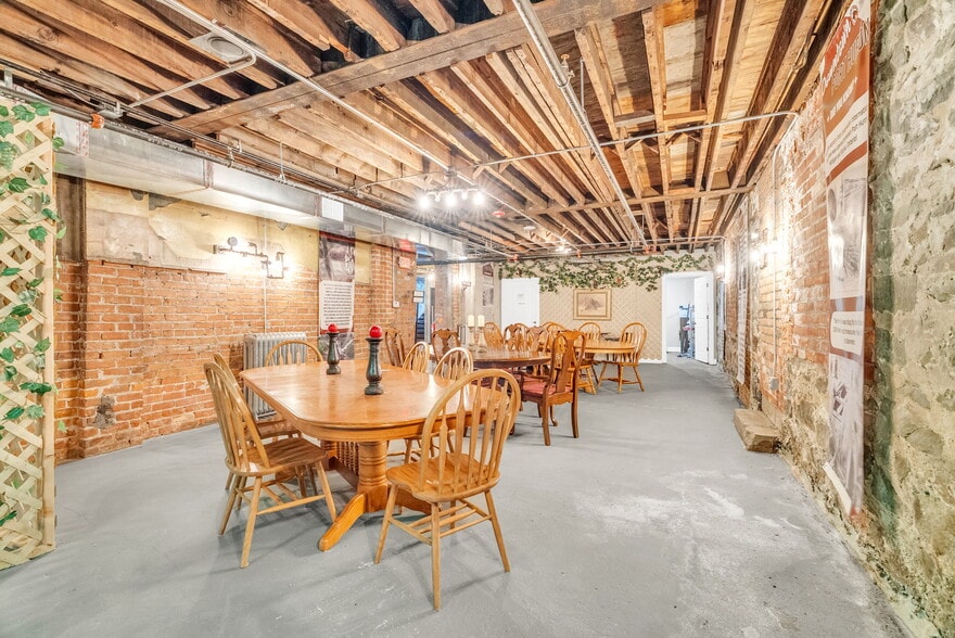 More Photos Of 306-310 Huron Ave, Port Huron Freestanding For Sale