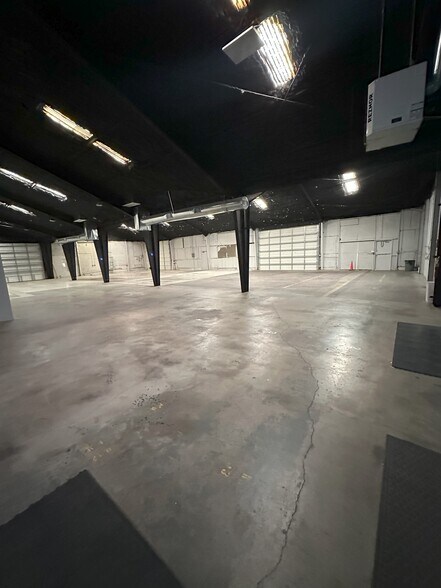 More Photos Of 1501 Magoffin Ave, El Paso Flex For Lease