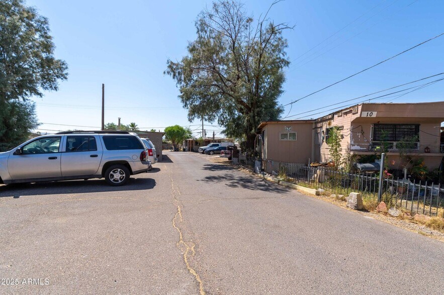 More Photos Of 2735 W Van Buren St, Phoenix Service For Sale