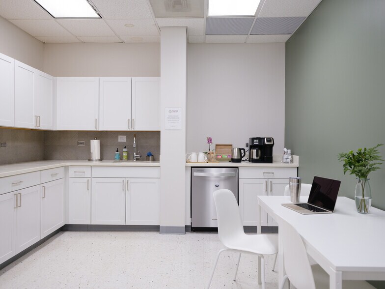 More Photos Of 300 Cahaba Park Cir, Birmingham Coworking Space