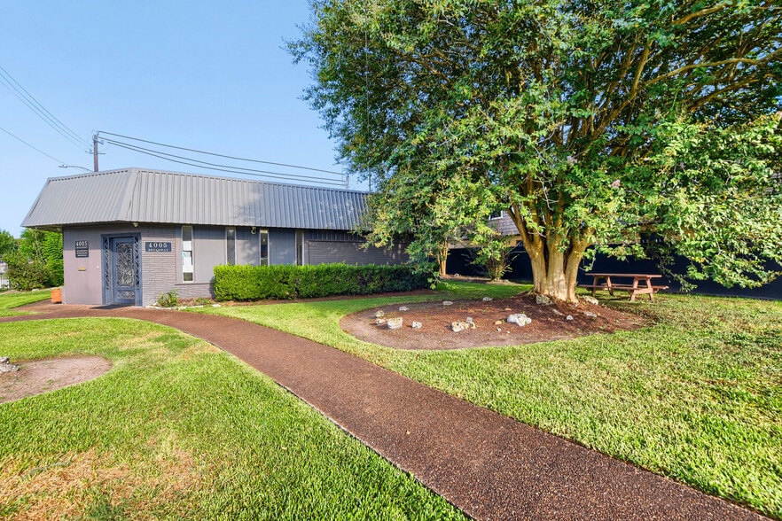 More Photos Of 4005 Broadway St, Houston Medical For Sale