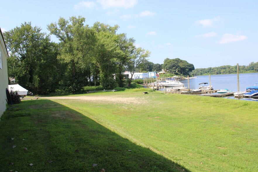 More Photos Of 674 Main St, Portland Marina For Sale