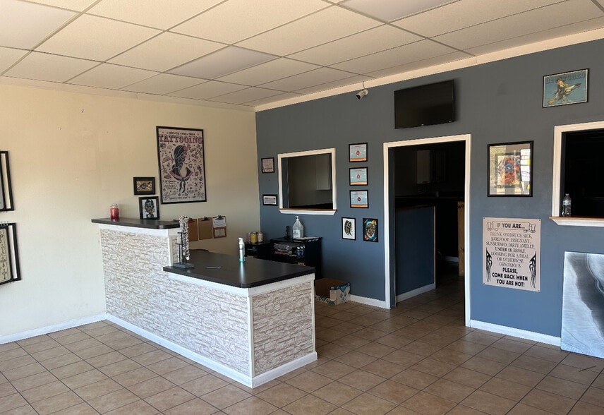 More Photos Of 1691-1699 N Bethlehem Pike, Hatfield General Retail For Lease