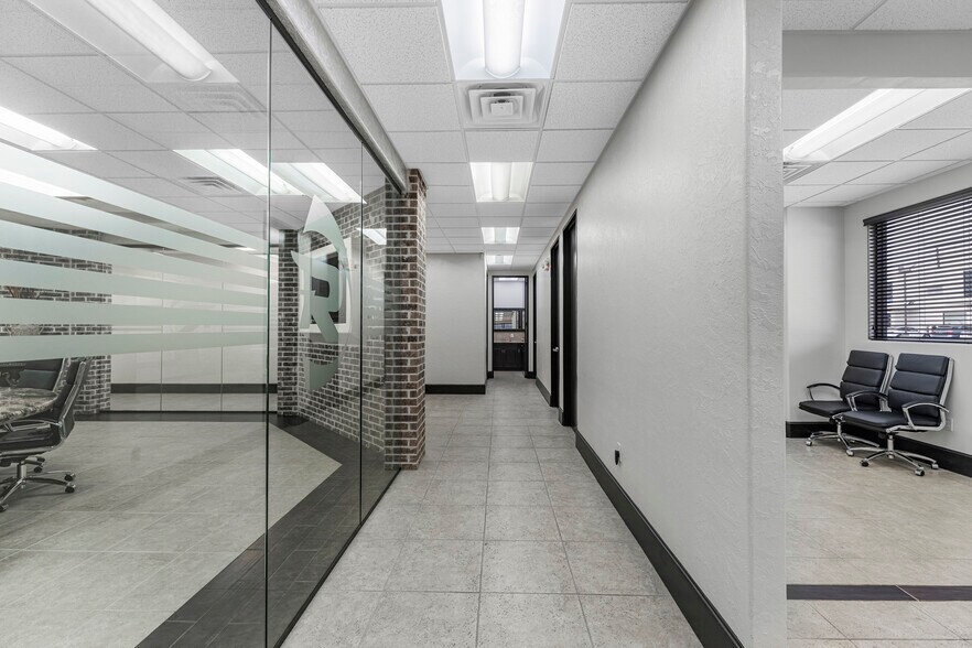 More Photos Of 15010 Lakefair Dr, Richmond Medical For Lease