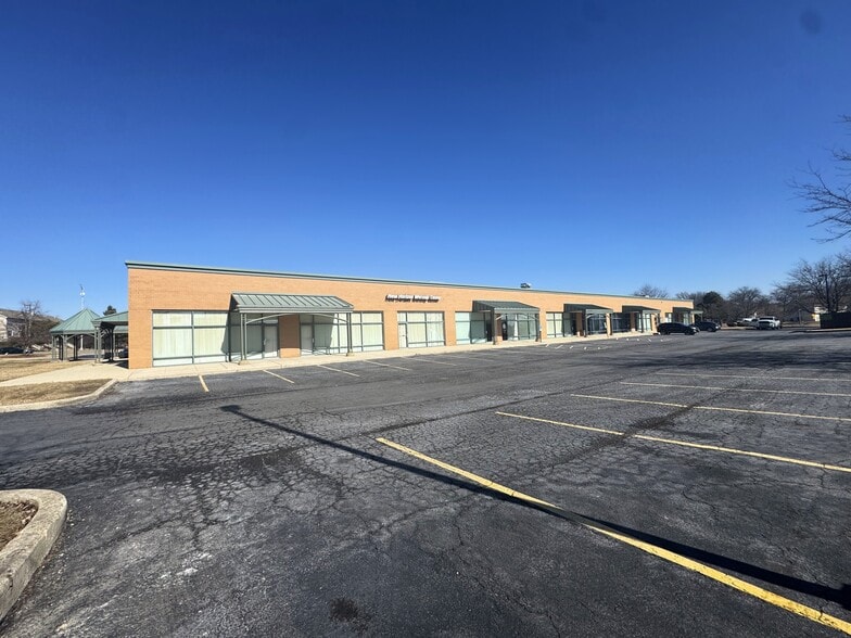 More Photos Of 3577 E New York St, Aurora Unknown For Lease