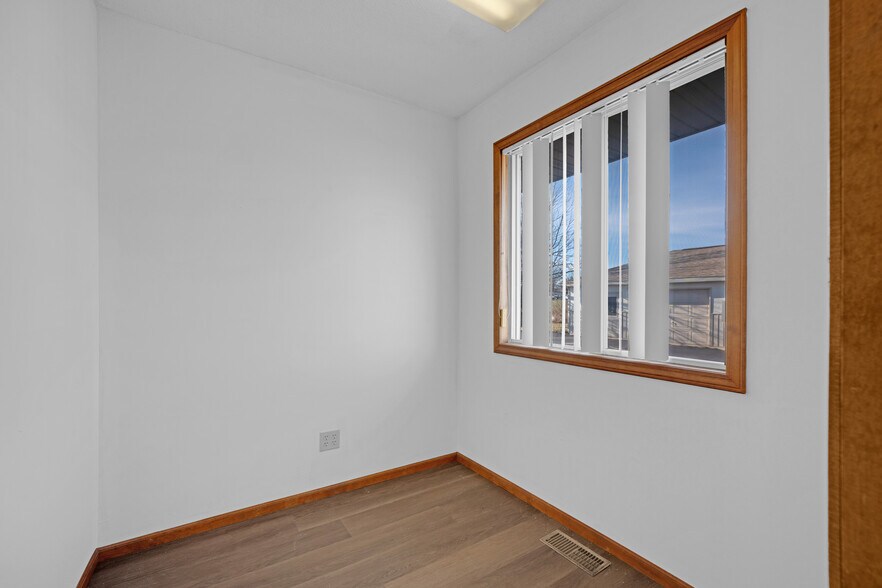 More Photos Of 804 Winchester Dr, Sedalia Medical For Sale