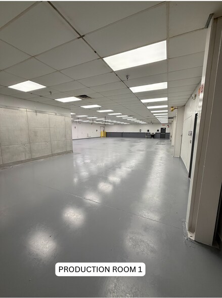 More Photos Of 2500 Freedland Rd, Hermitage Manufacturing For Lease