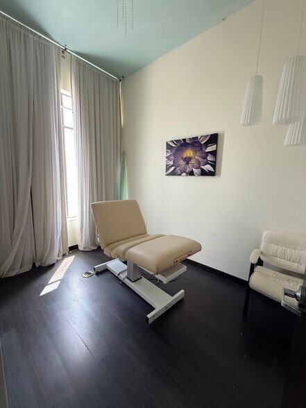 More Photos Of 2140 W Grande Blvd, Tyler Medical For Lease