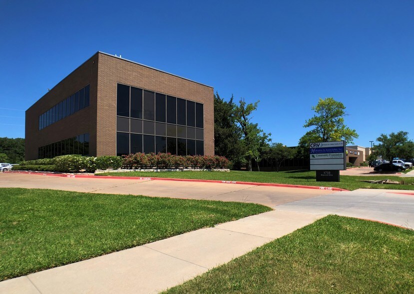 More Photos Of 1733 Briarcrest Dr, Bryan Office For Lease