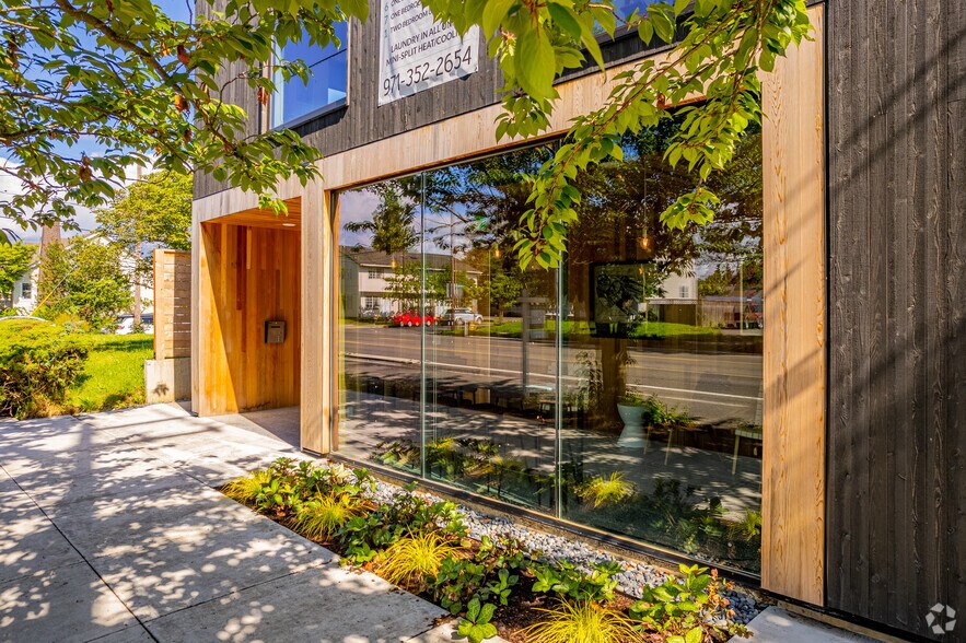 More Photos Of 1825 N Rosa Parks Way, Portland Multifamily For Sale