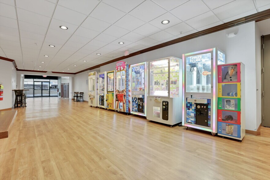 More Photos Of 301 Broadway, Lorain Hotel For Lease
