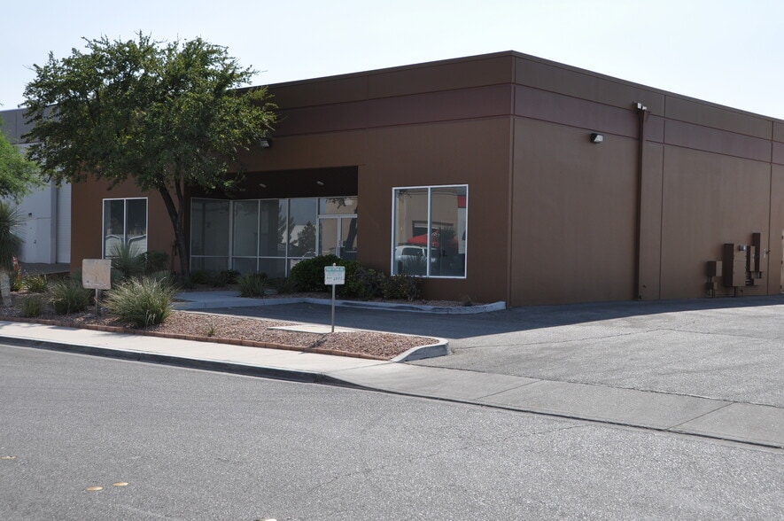 More Photos Of 5455 Desert Point Dr, Las Vegas Warehouse For Sale