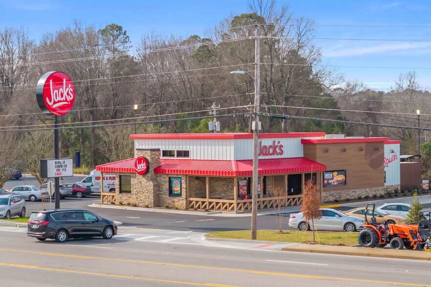 More Photos Of 730 S Harris St, Sandersville Freestanding For Sale