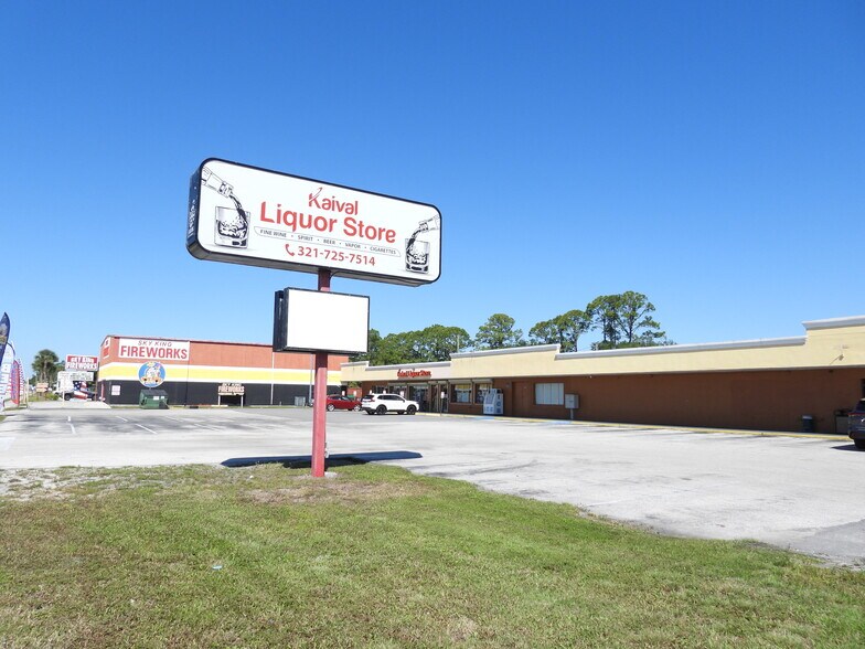 More Photos Of 3300-3350 W New Haven Ave, Melbourne Unknown For Lease