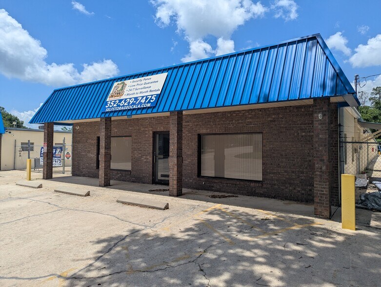 More Photos Of 3804 SE Lake Weir Ave, Ocala Flex For Lease