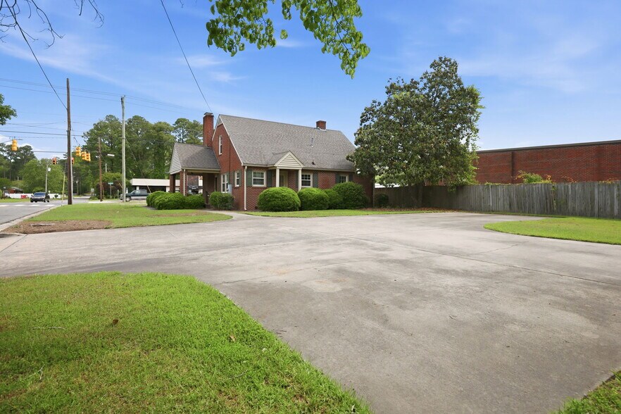 More Photos Of 1008 W Vernon Ave, Kinston Office For Sale