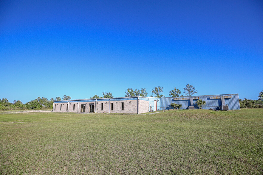 More Photos Of 4425 W US 98, Perry Manufacturing For Sale