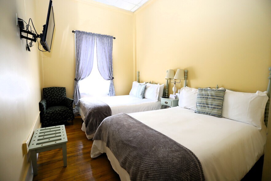 More Photos Of 138 Cross St, Brighton Hotel For Sale