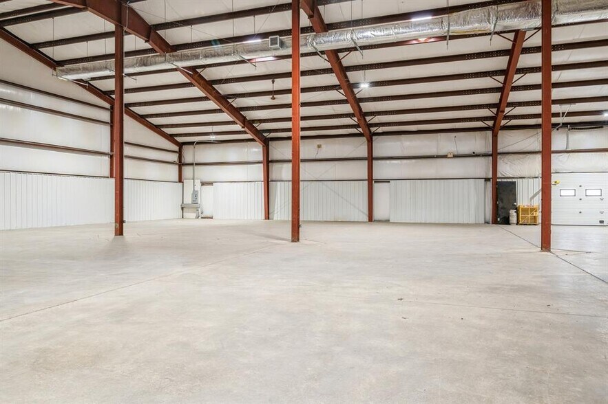 More Photos Of 41 Elkay Dr, Chester Warehouse For Lease