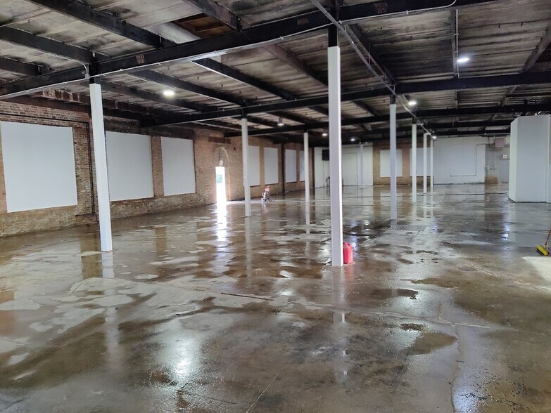 More Photos Of 822 W Exchange Ave, Chicago Warehouse For Lease