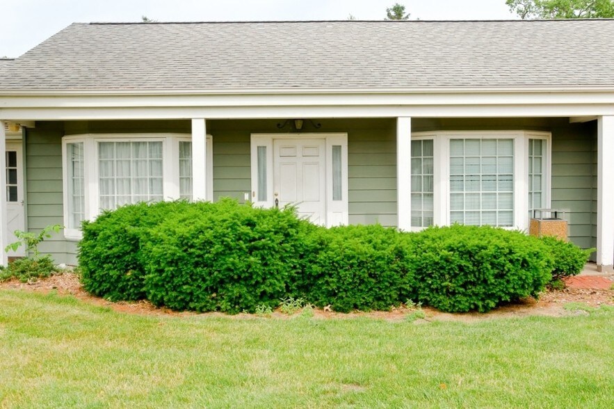 More Photos Of 2300 Lincoln Way, Clinton Hotel For Sale