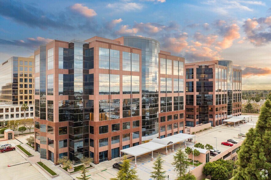 More Photos Of 1 MacArthur Pl, Santa Ana Office For Lease