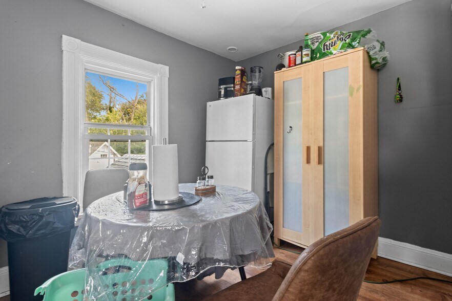 More Photos Of 676 Boston Post Rd, Darien Office For Sale