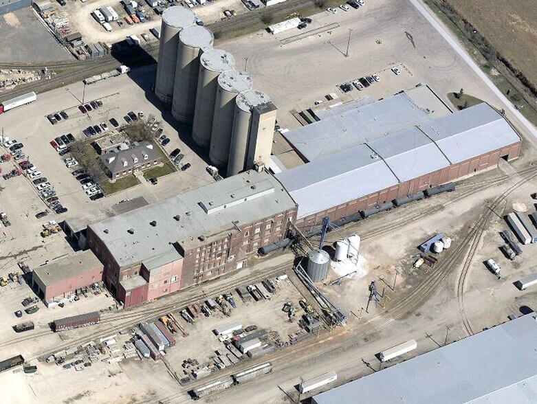More Photos Of 555 Hervo St, Winnipeg Manufacturing For Lease